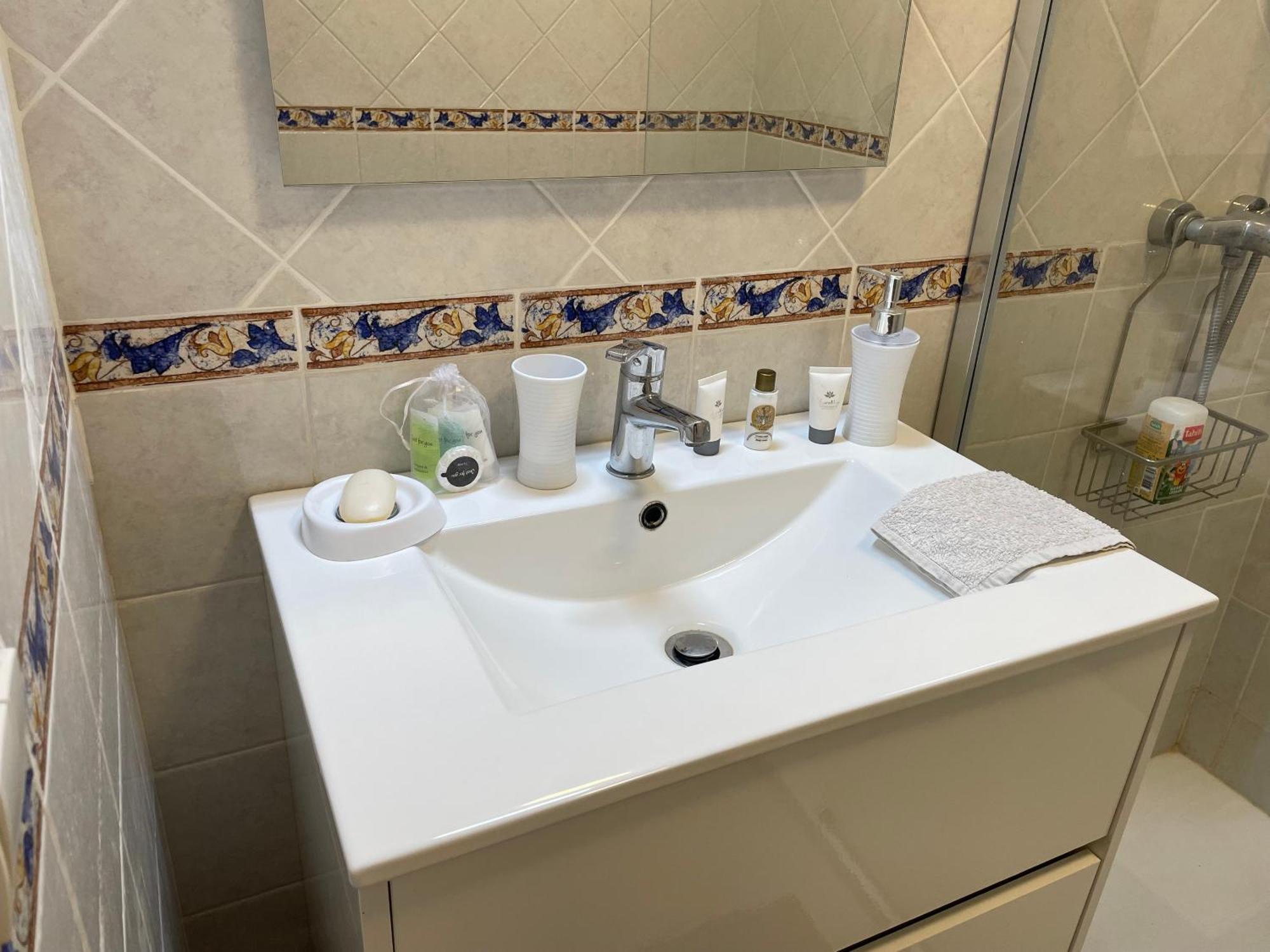 2 Pieces Saint Raphael Renove, Classe 4 Etoiles, 100 M Plages, Piscine, Tennis, Parc, Terrasse, Jardin Privatif Ngoại thất bức ảnh